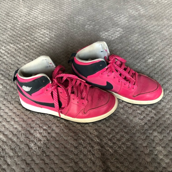 Pink Jordans - Picture 4 of 4